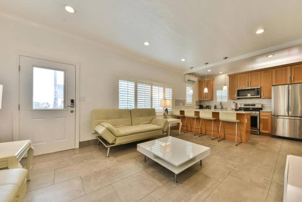 1000#1 Contemporary Home W/ Parking, Grill, & Ac! Newport Beach Buitenkant foto